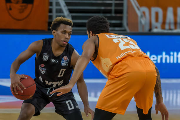 上风生水起 上风生水起