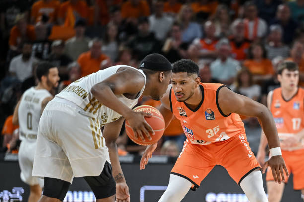 队以其稳定 队以其稳定